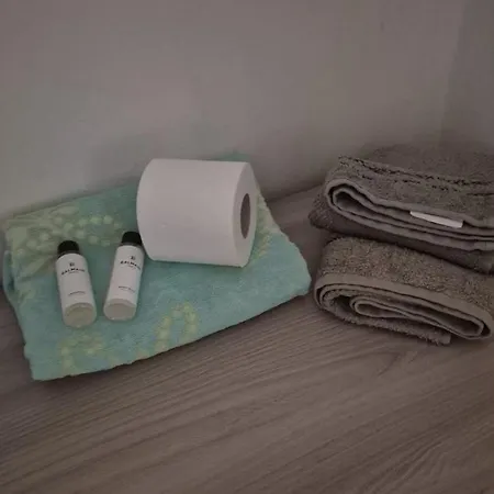 Privat bolig Completo O Private, Centro Vicino Stazione E Al Lecco