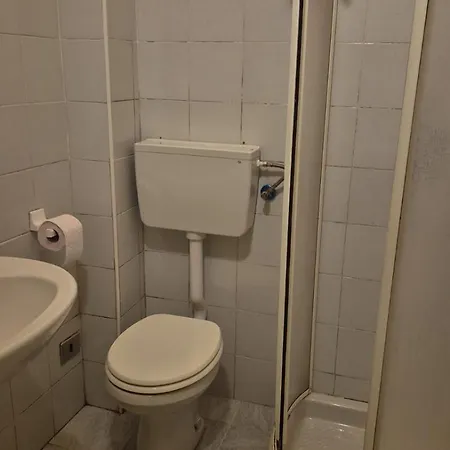 Privat bolig Completo O Private, Centro Vicino Stazione E Al