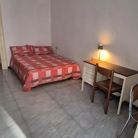 Privat bolig Completo O Private, Centro Vicino Stazione E Al