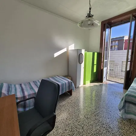 Privat bolig Completo O Private, Centro Vicino Stazione E Al Lecco